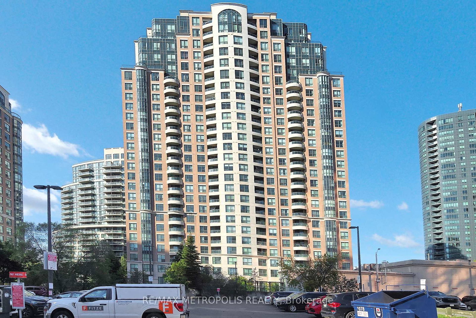 7-lorraine-drive-toronto-ontario-c12445294