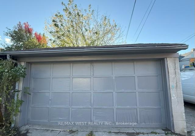 23-clinton-street-toronto-ontario-c12445416
