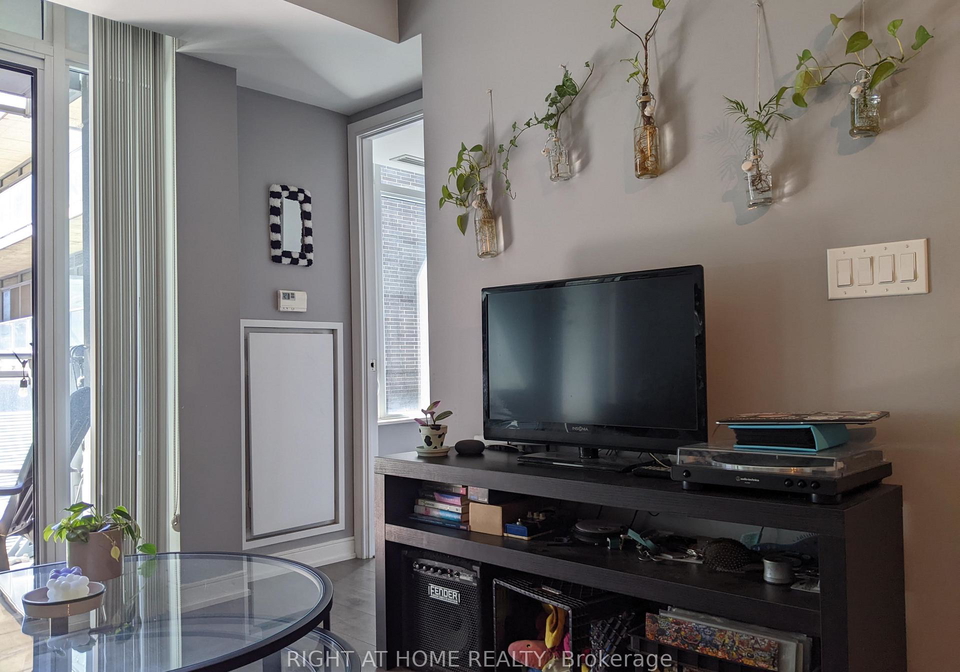 525-adelaide-street-w-toronto-ontario-c12445584