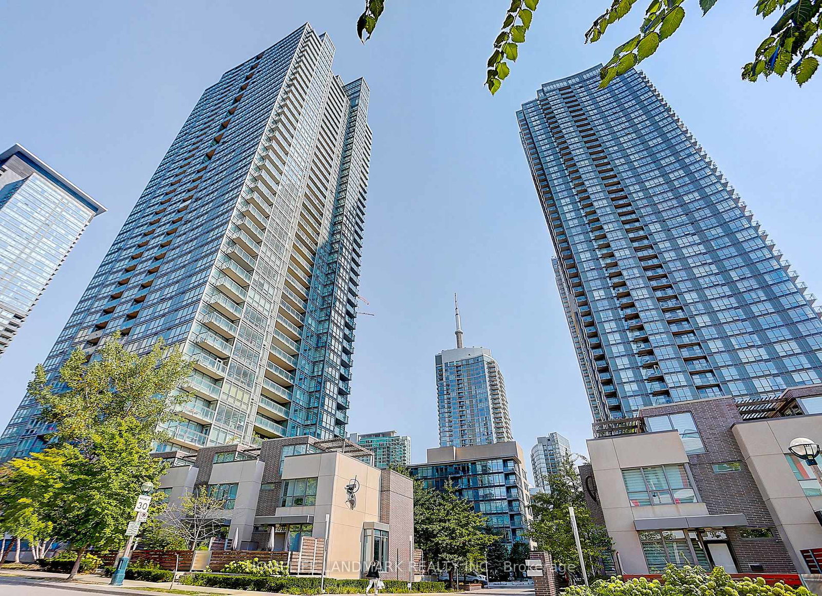 15-fort-york-boulevard-toronto-ontario-c12445615