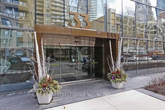33-charles-street-e-toronto-ontario-c12445637
