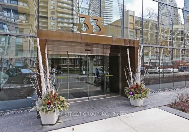 33-charles-street-e-toronto-ontario-c12445637