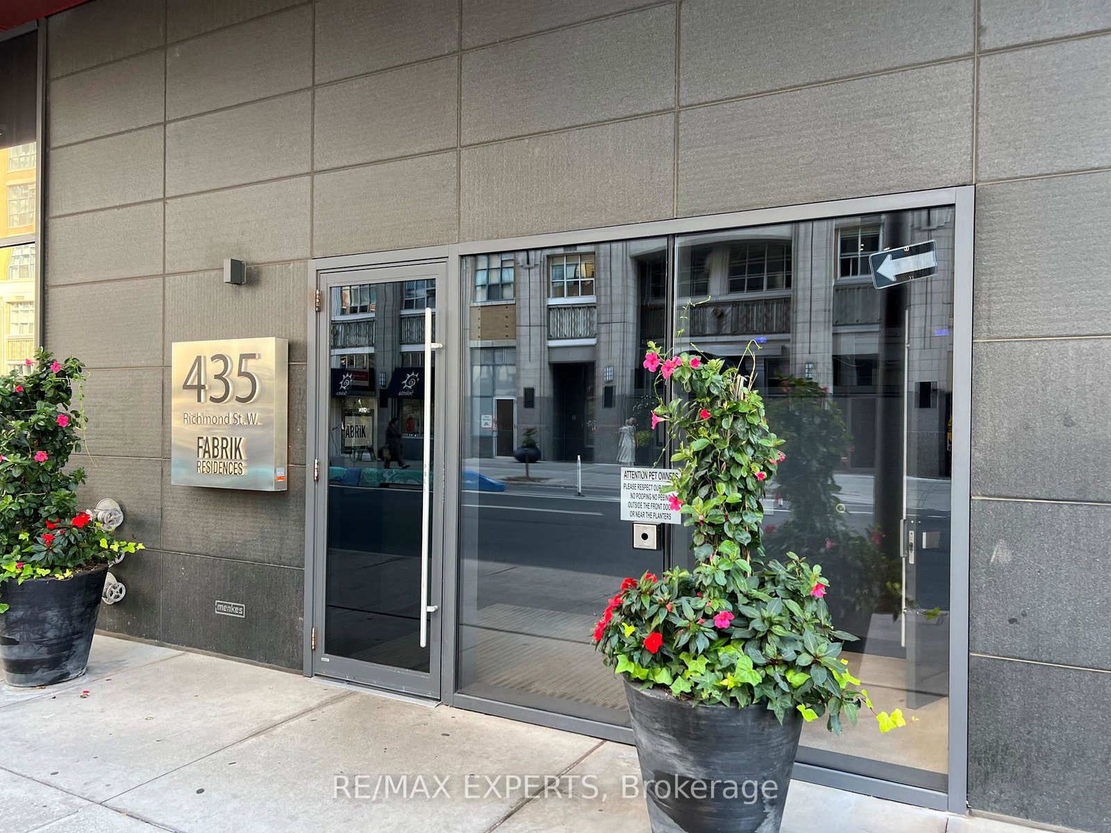 435-richmond-street-w-toronto-ontario-c12445712