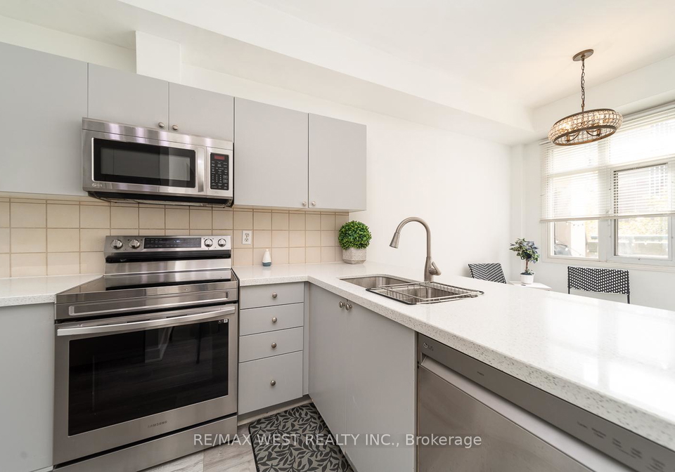 500-richmond-street-w-toronto-ontario-c12445830
