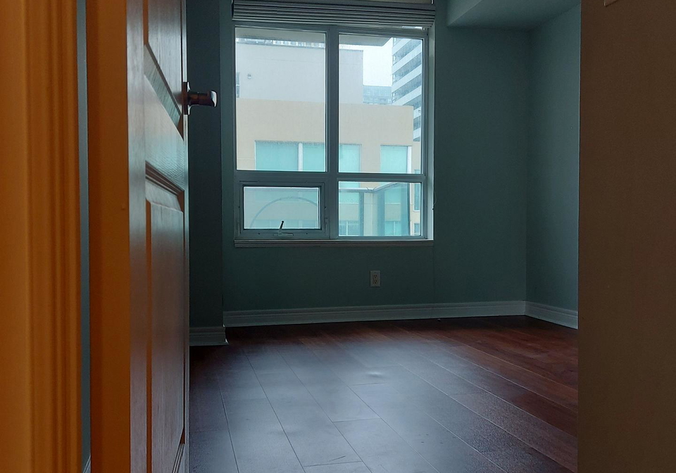 212-eglinton-avenue-e-toronto-ontario-c12446042