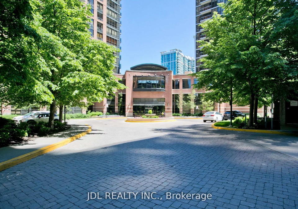 23-sheppard-avenue-e-north-york-ontario-c12446081
