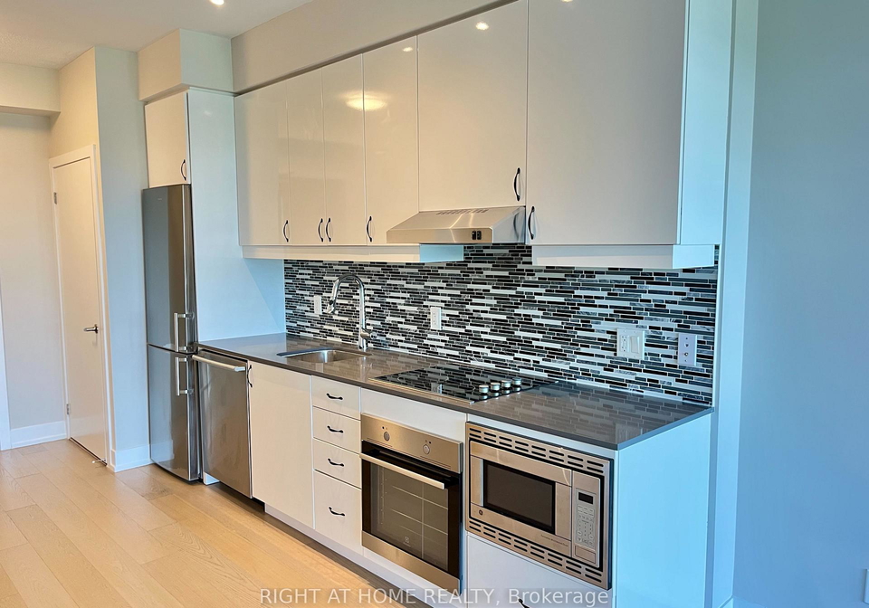 7-kenaston-gardens-north-york-ontario-c12446087