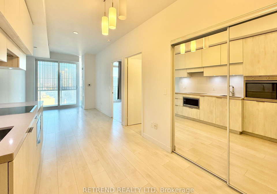 8-eglinton-avenue-e-toronto-ontario-c12446827