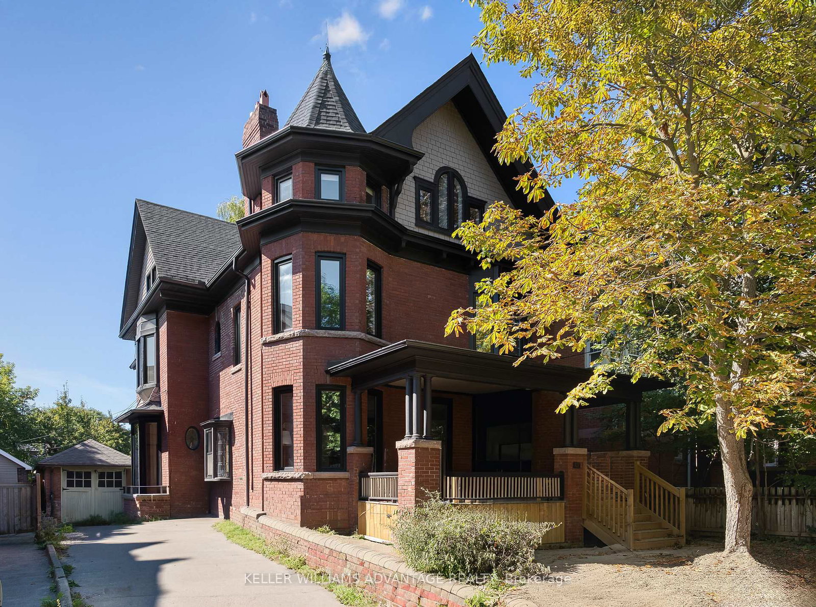 42-delaware-avenue-s-toronto-ontario-c12446879