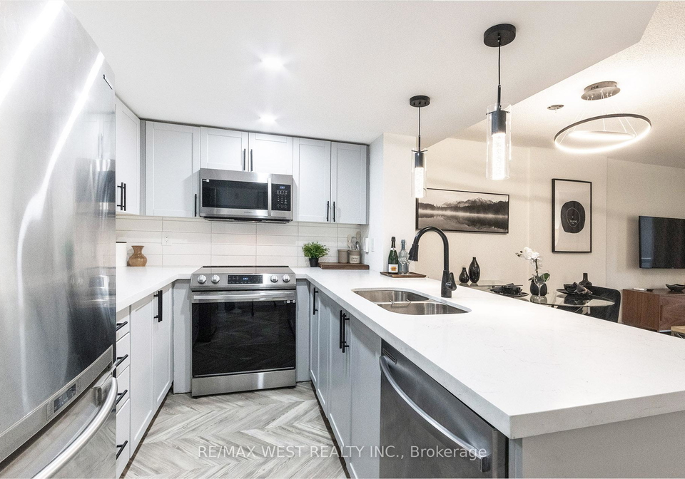 330-adelaide-street-e-toronto-ontario-c12447638