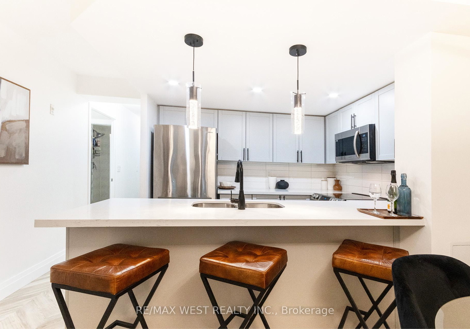 330-adelaide-street-e-toronto-ontario-c12447638