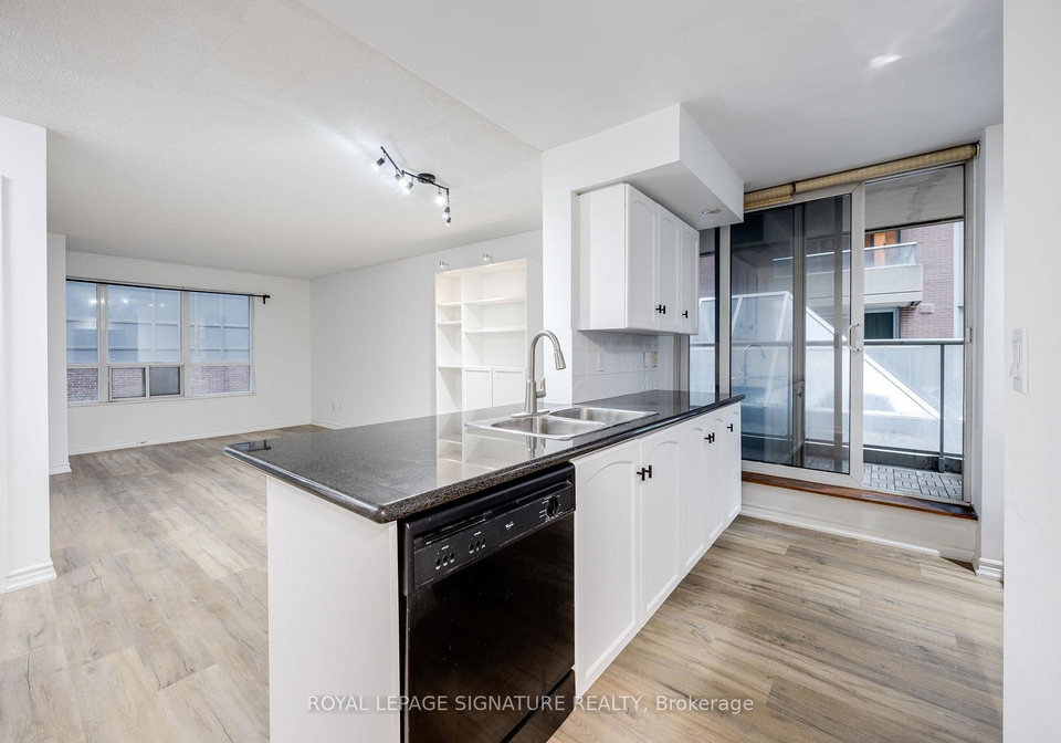 270-wellington-street-w-toronto-ontario-c12448122