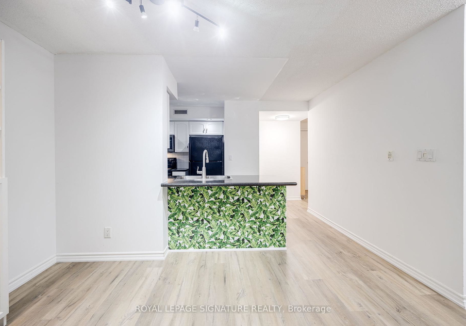 270-wellington-street-w-toronto-ontario-c12448122