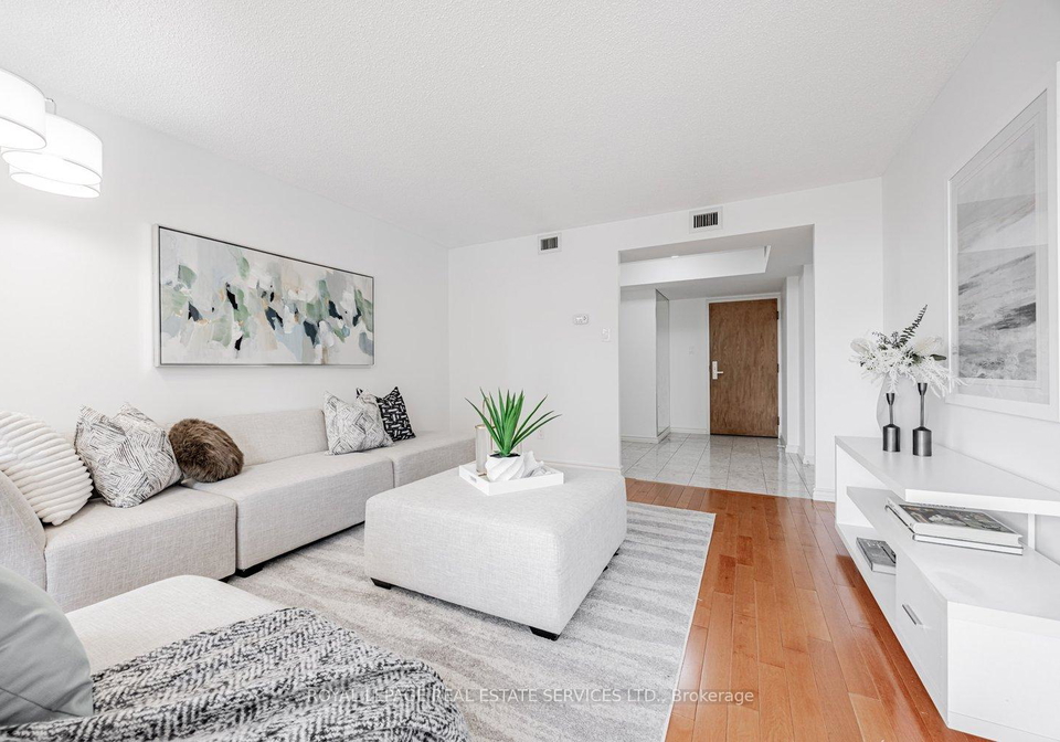 900-yonge-street-toronto-ontario-c12448267