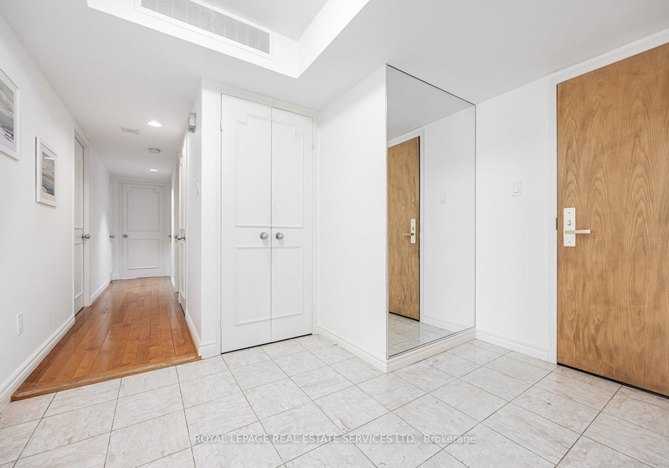 900-yonge-street-toronto-ontario-c12448267