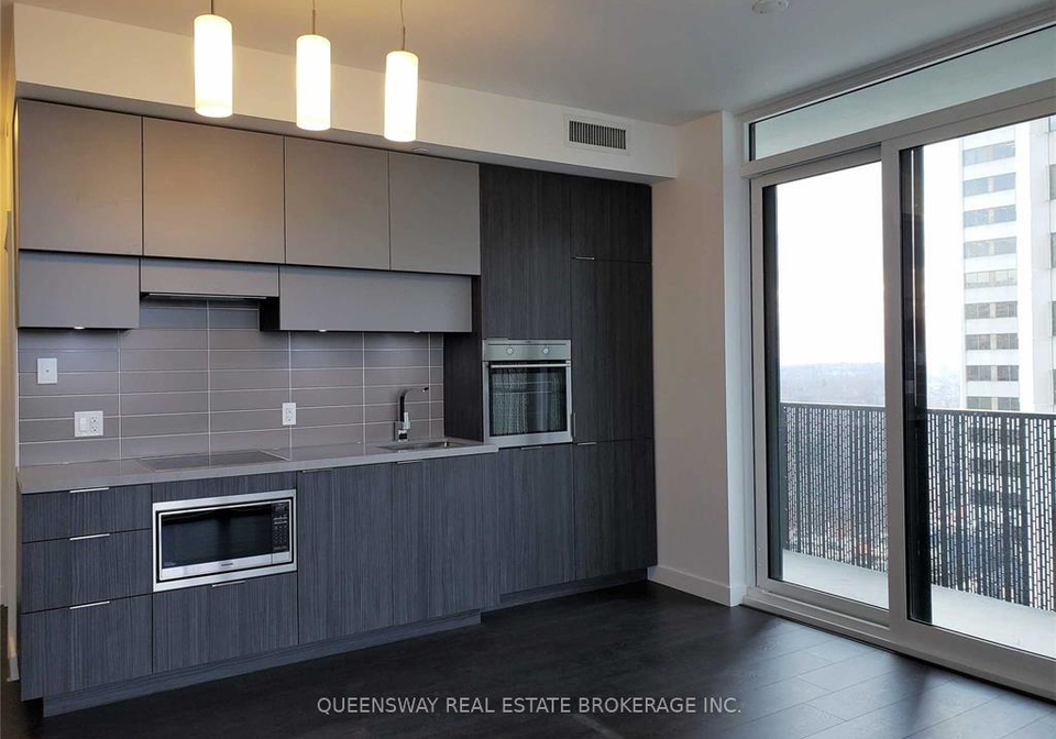 8-eglinton-avenue-e-toronto-ontario-c12448328