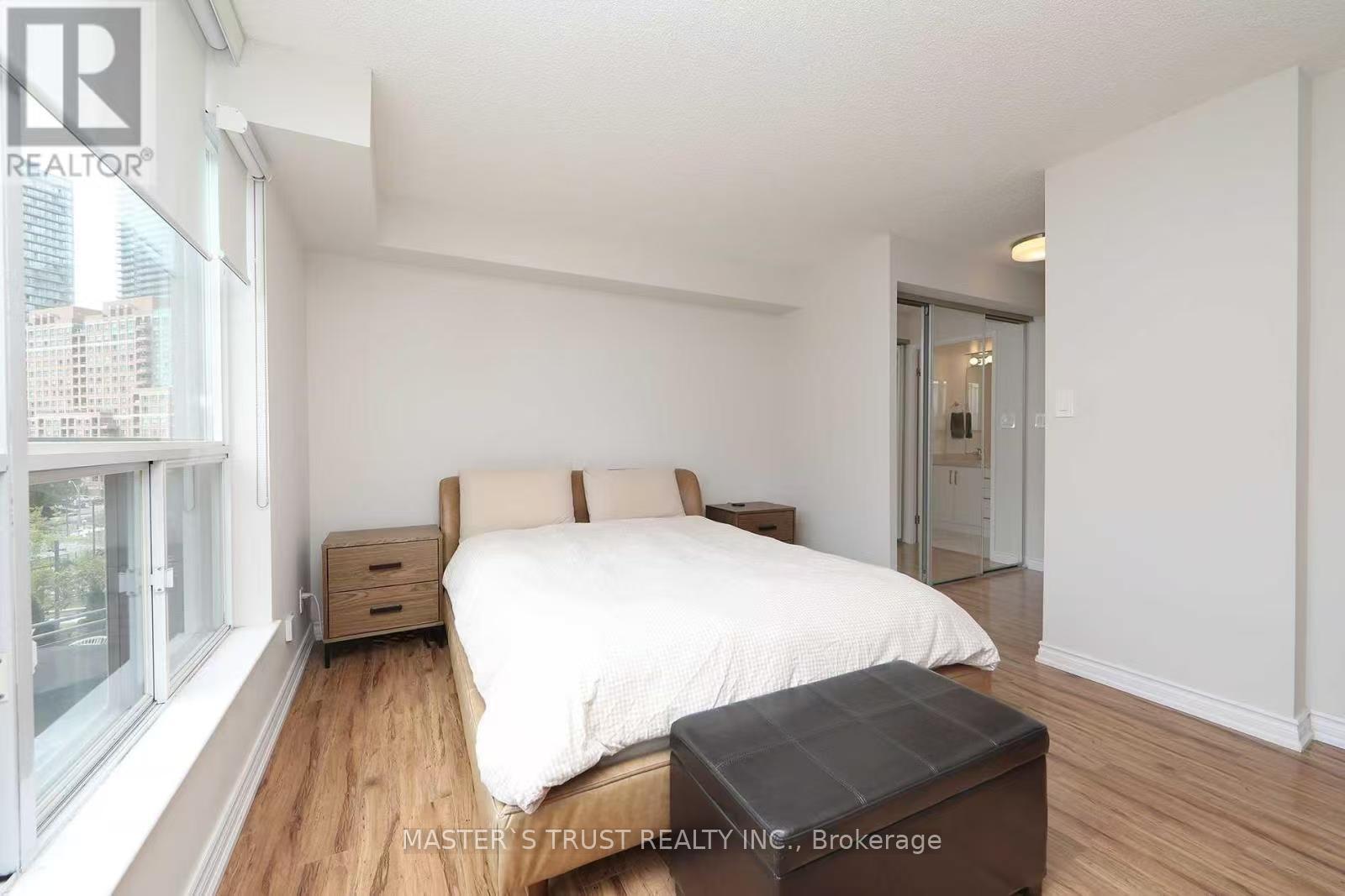 24-wellesley-street-w-toronto-ontario-c12448455