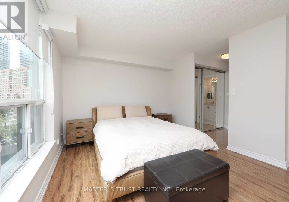 24-wellesley-street-w-toronto-ontario-c12448455