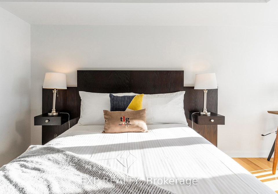 210-victoria-street-toronto-ontario-c12448539