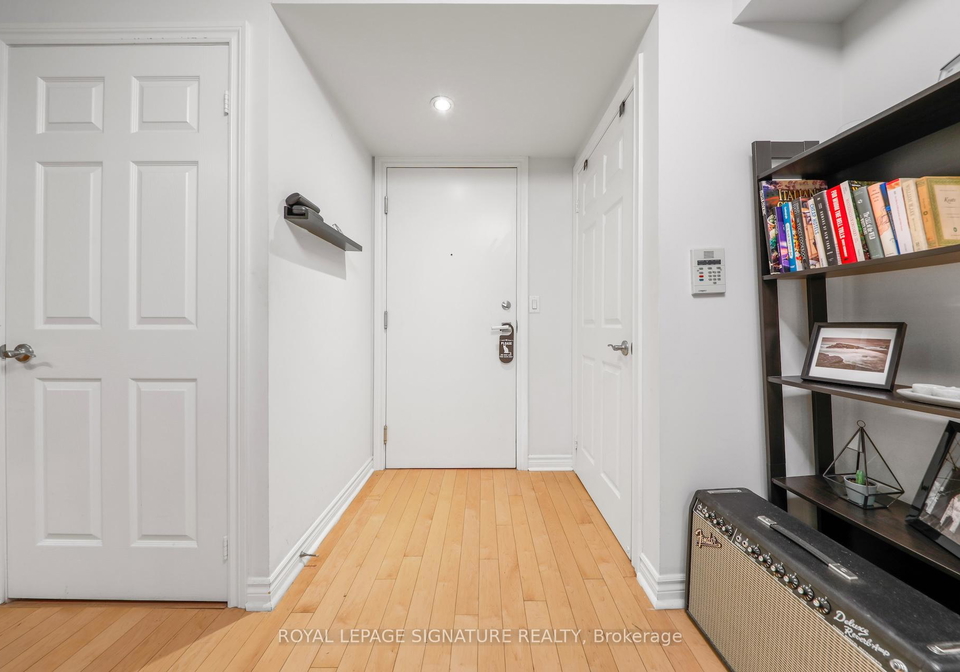 250-wellington-street-w-toronto-ontario-c12448819