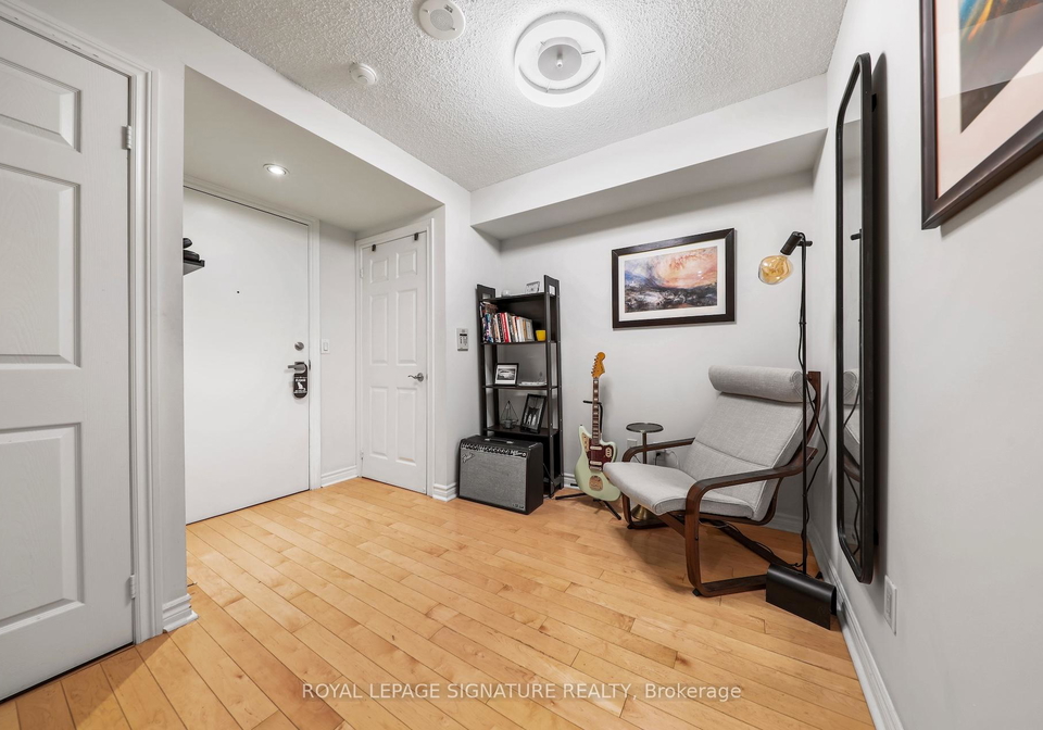 250-wellington-street-w-toronto-ontario-c12448819