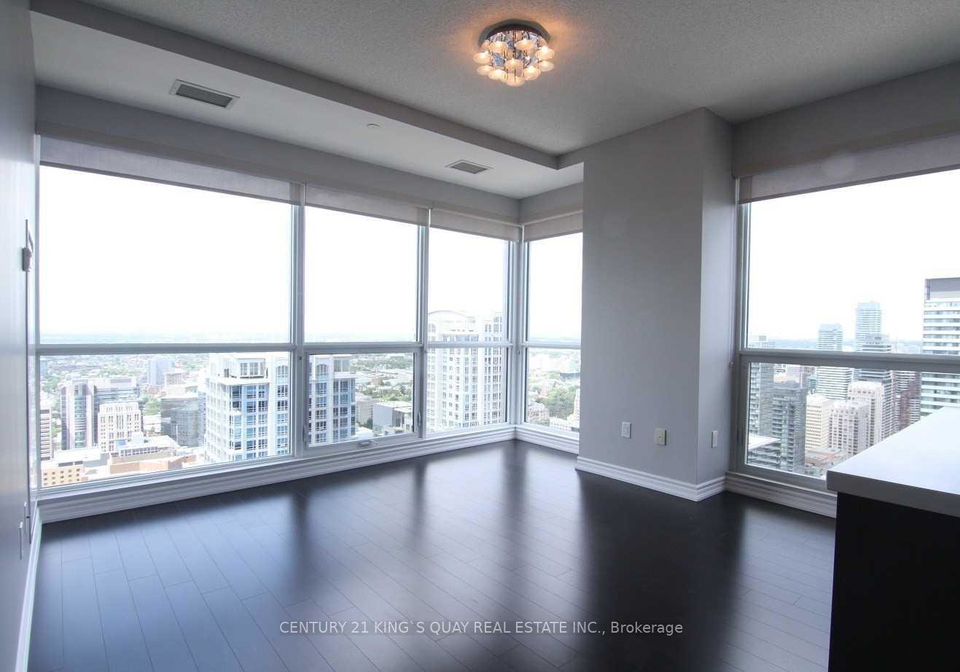 386-yonge-street-toronto-ontario-c12448939