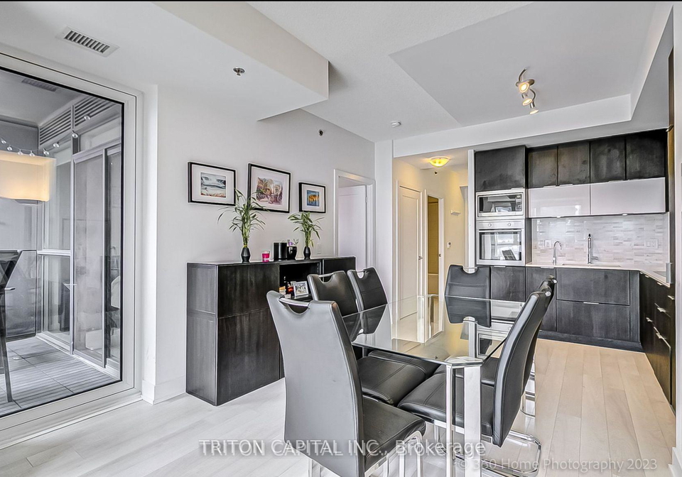 318-richmond-street-w-toronto-ontario-c12449036