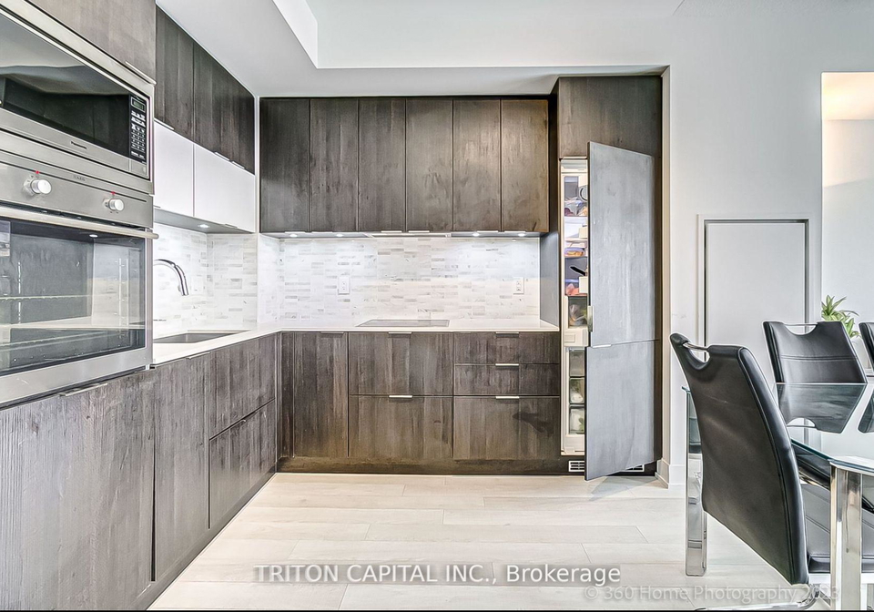 318-richmond-street-w-toronto-ontario-c12449036
