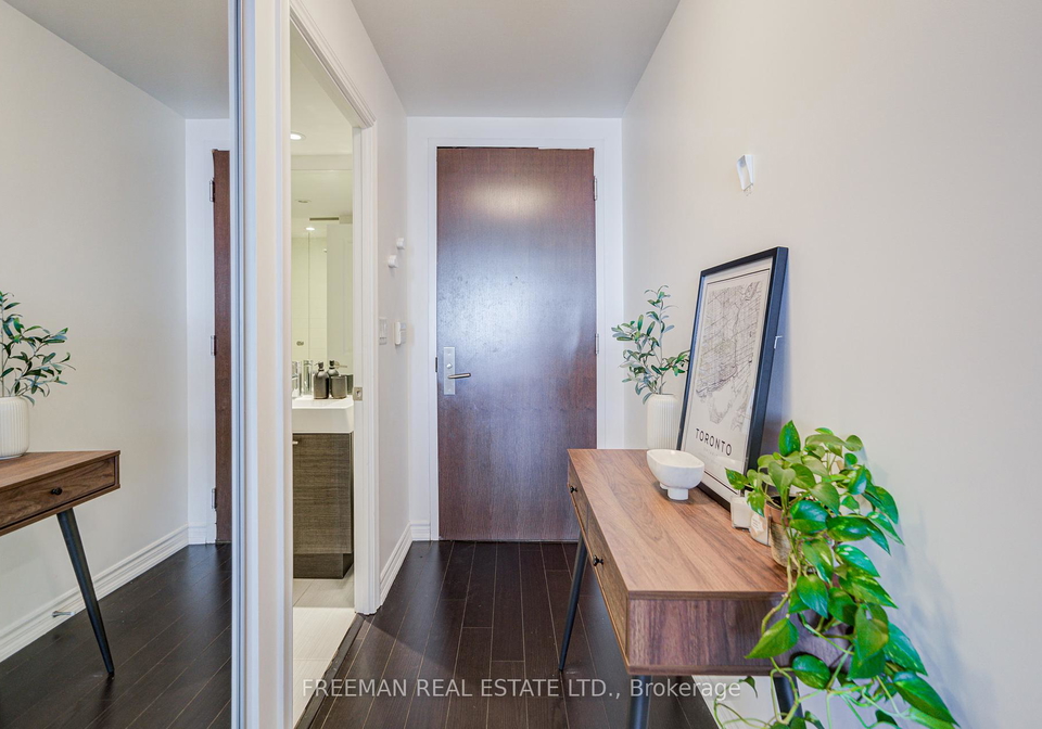 386-yonge-street-toronto-ontario-c12449104