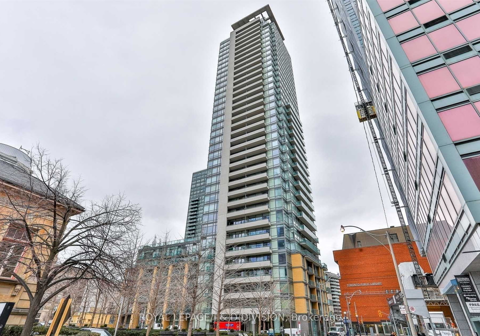 18-yorkville-avenue-toronto-ontario-c12449224