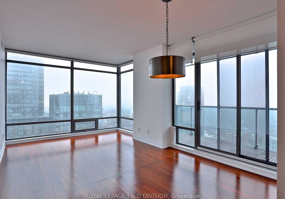 18-yorkville-avenue-toronto-ontario-c12449224