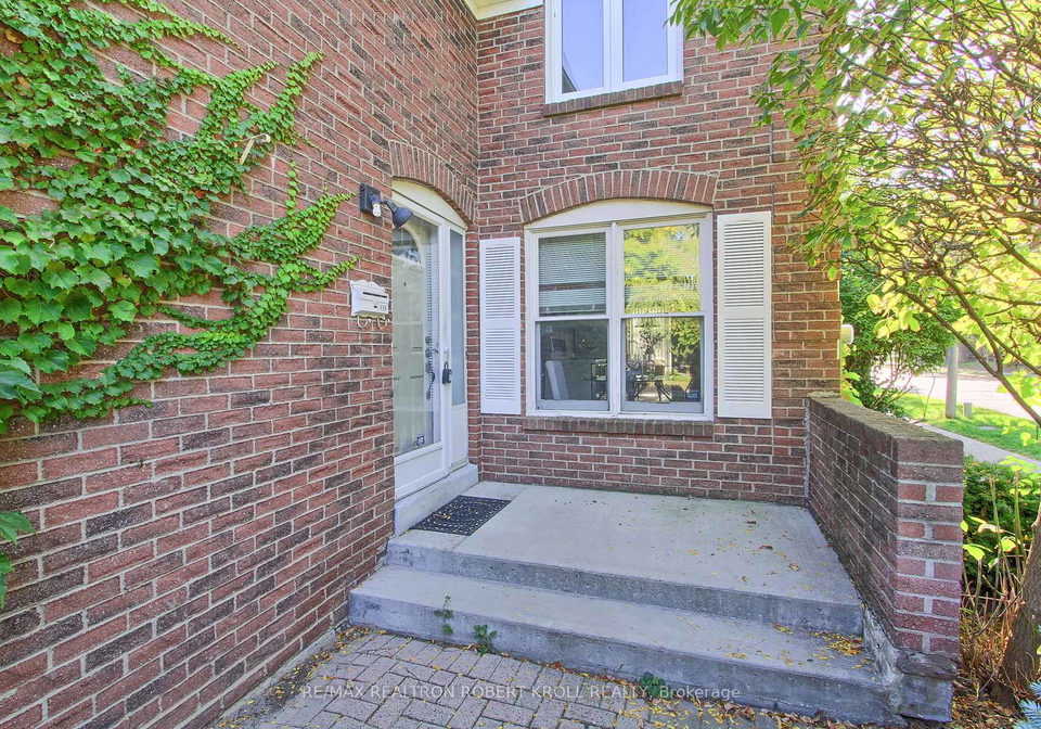 136-stillwater-crescent-toronto-ontario-c12449240