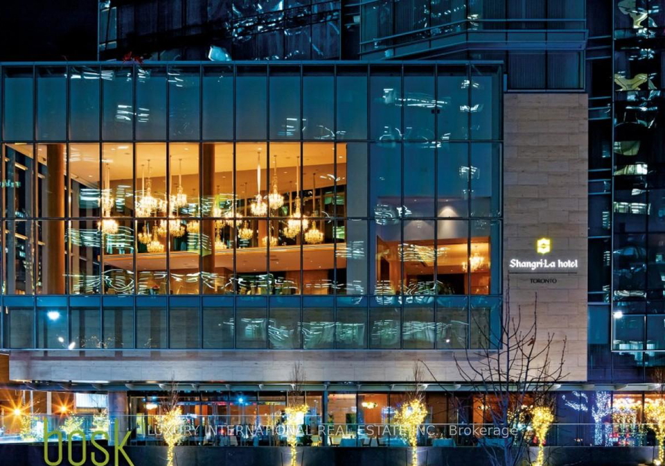 180-university-avenue-toronto-ontario-c12449256