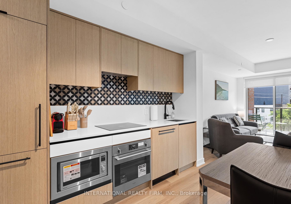 5-lakeview-avenue-toronto-ontario-c12449826