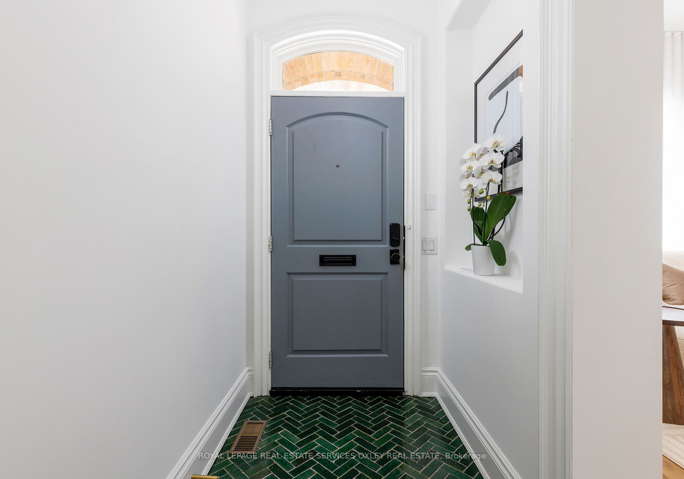 33-webster-avenue-toronto-ontario-c12449844