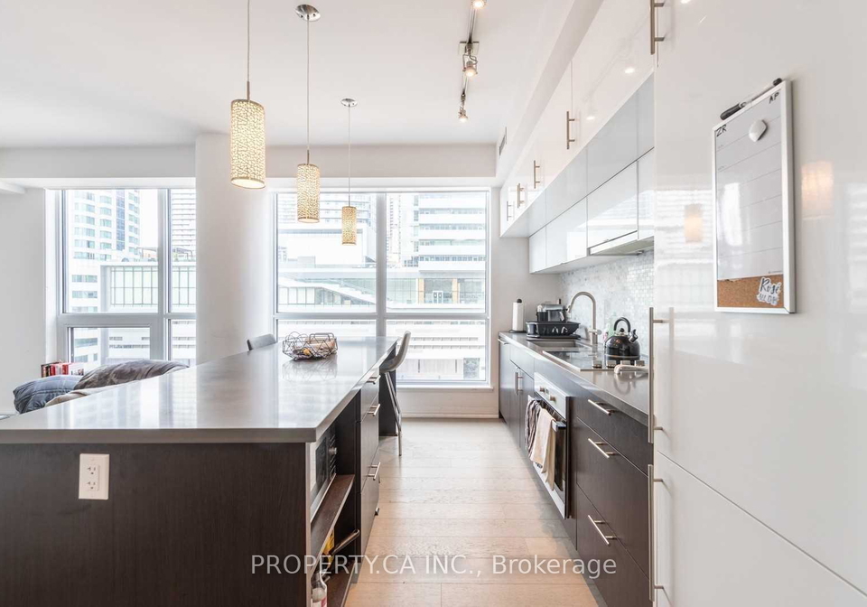 8-mercer-street-toronto-ontario-c12450088