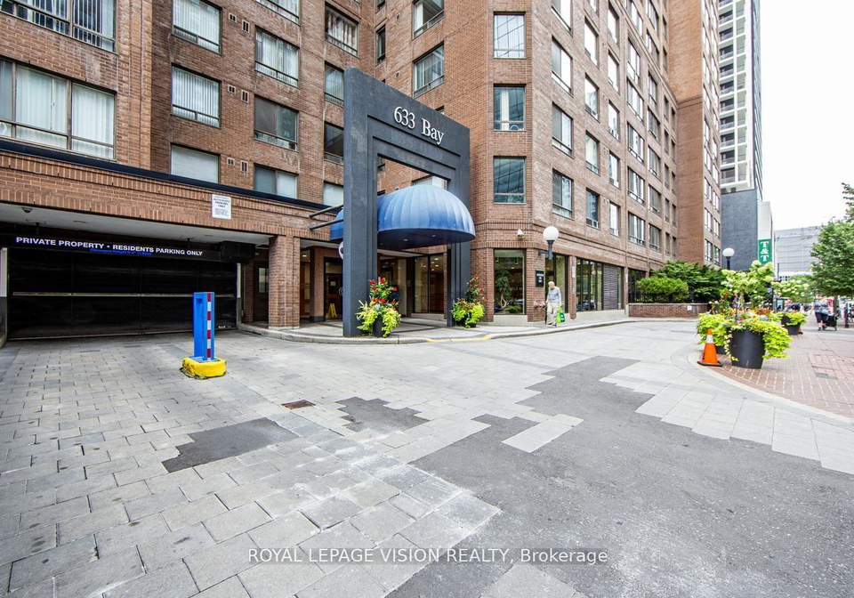 633-bay-street-toronto-ontario-c12450205