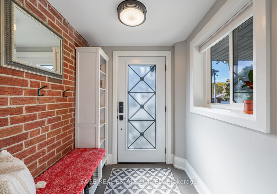10-lionel-heights-crescent-north-york-ontario-c12451172