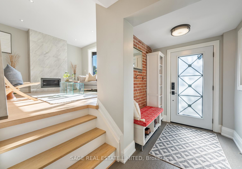 10-lionel-heights-crescent-north-york-ontario-c12451172