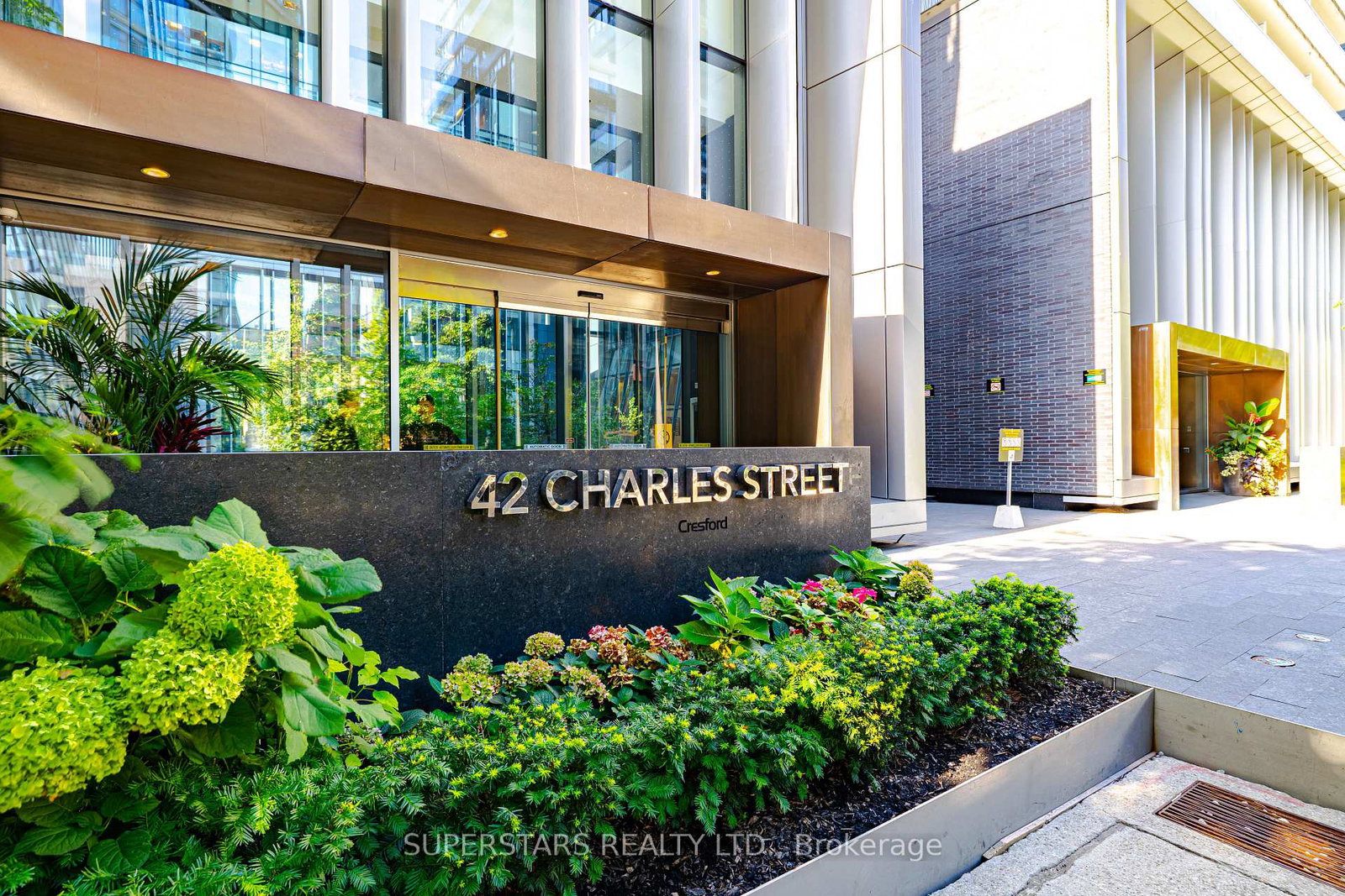 42-charles-street-e-toronto-ontario-c12451971