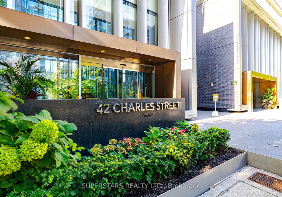 42-charles-street-e-toronto-ontario-c12451971