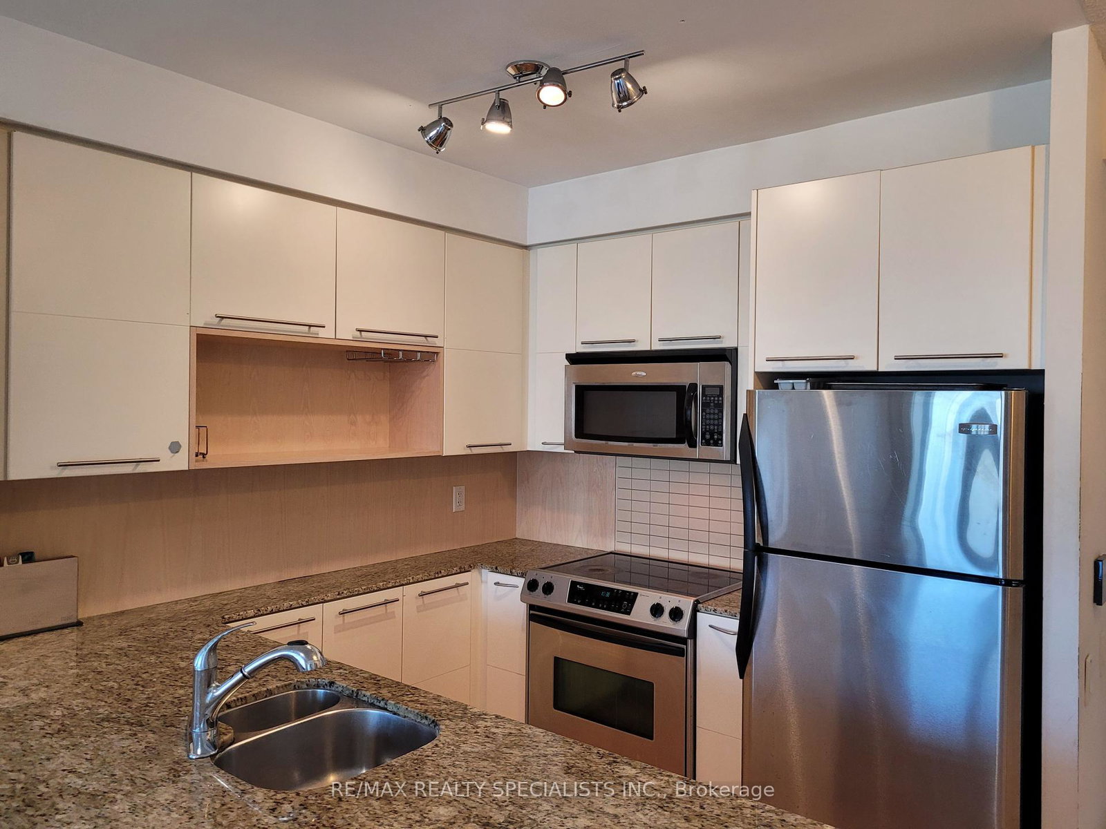 21-carlton-street-toronto-ontario-c12452053