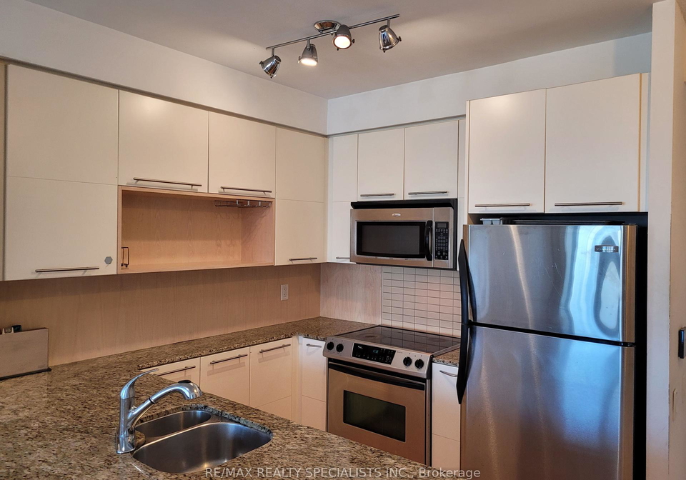 21-carlton-street-toronto-ontario-c12452053