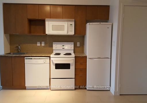 15-fort-york-boulevard-toronto-ontario-c12452183