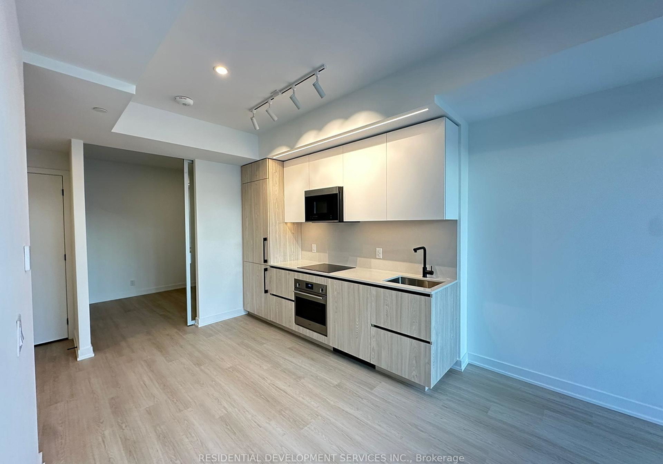 699-sheppard-avenue-e-north-york-ontario-c12452489
