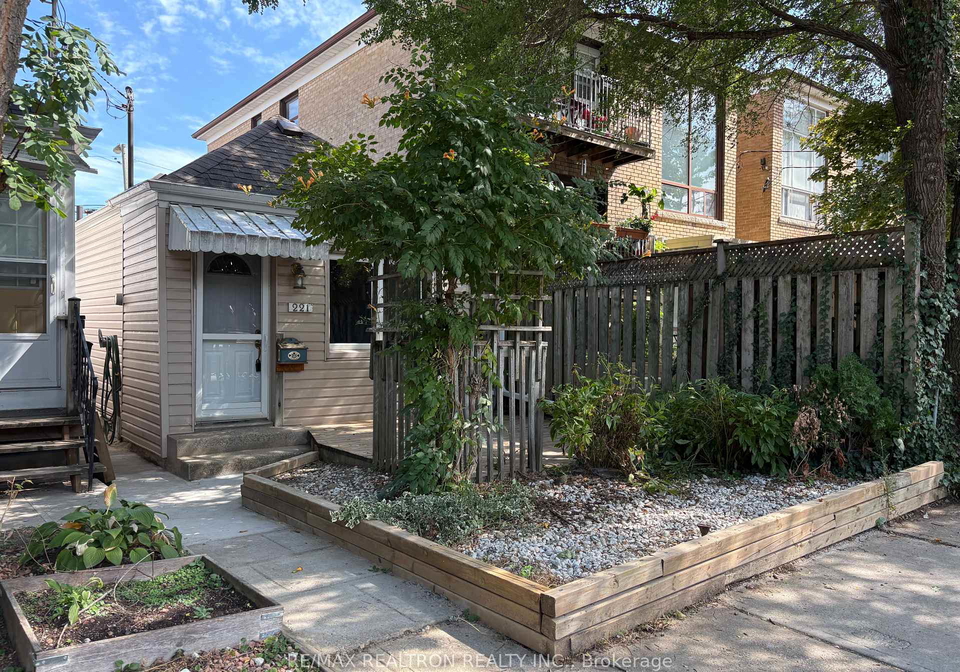 221-winnett-avenue-toronto-ontario-c12452923