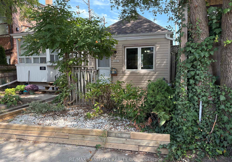 221-winnett-avenue-toronto-ontario-c12452923
