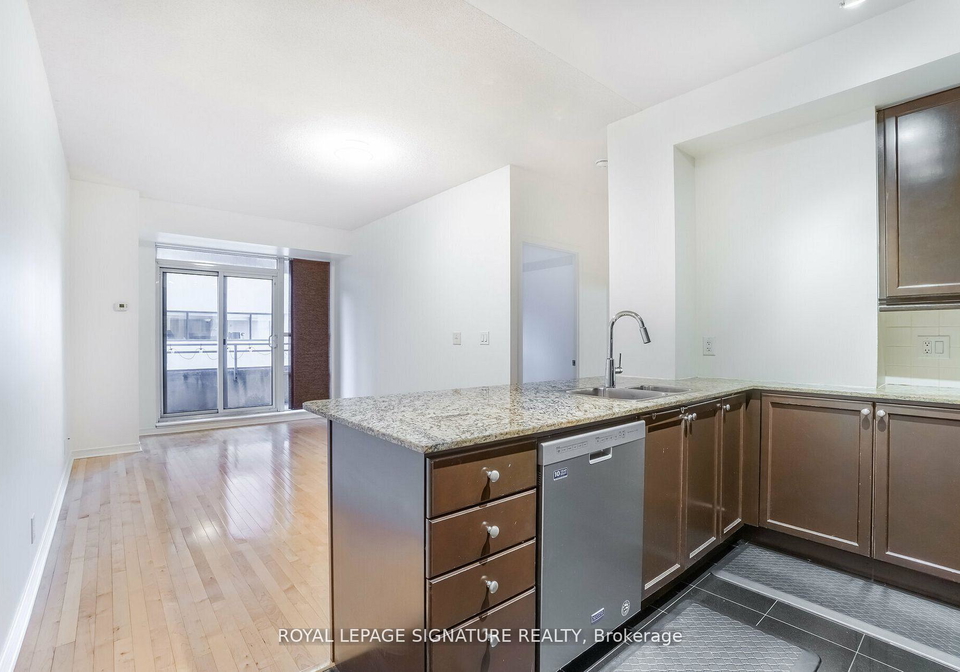736-spadina-avenue-toronto-ontario-c12453308