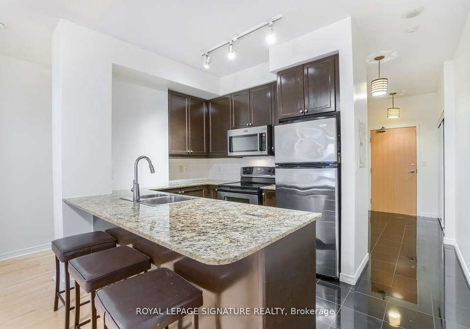 736-spadina-avenue-toronto-ontario-c12453308
