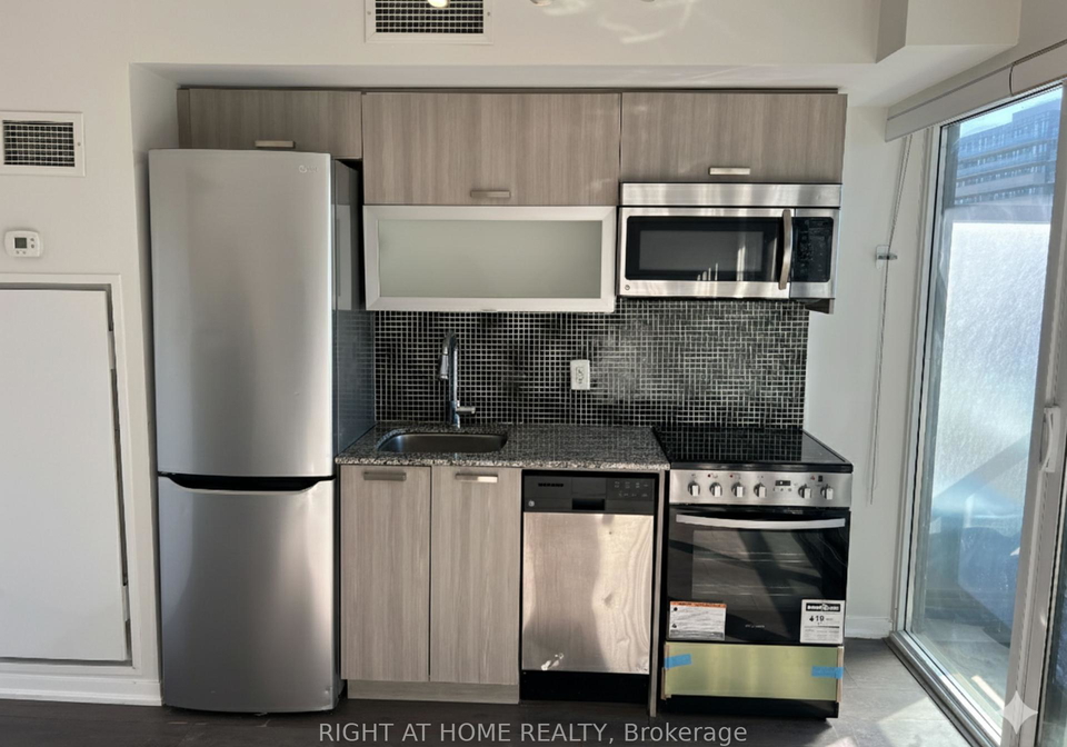 36-lisgar-street-toronto-ontario-c12453342